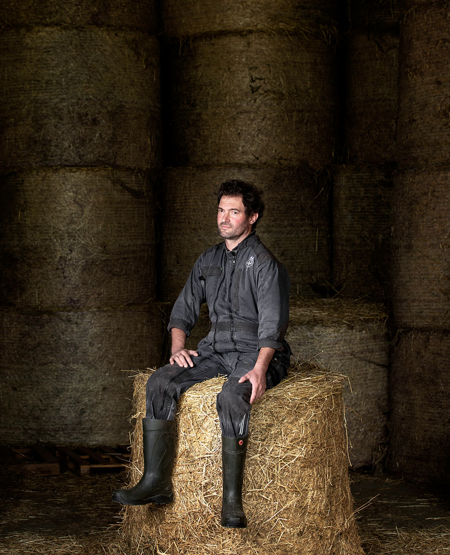 Régis Mainguy, producteur de lait du Maine et Loire, soutenu par la coopérative « C'est qui le patron ?! ». Pour The Times. 